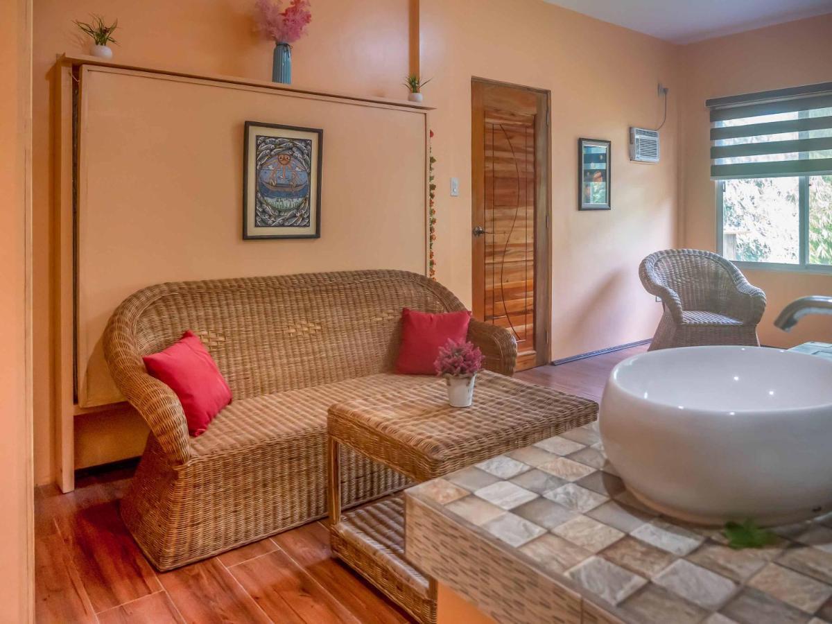 Blue Moon Guesthouse Puerto Princesa Dış mekan fotoğraf