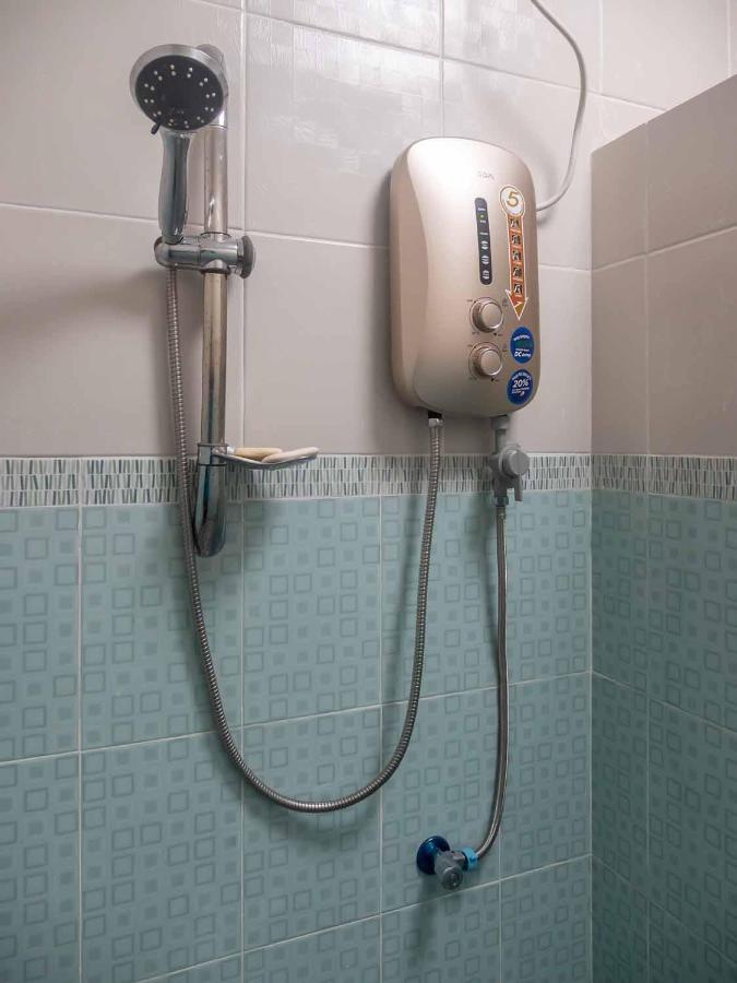 Blue Moon Guesthouse Puerto Princesa Dış mekan fotoğraf