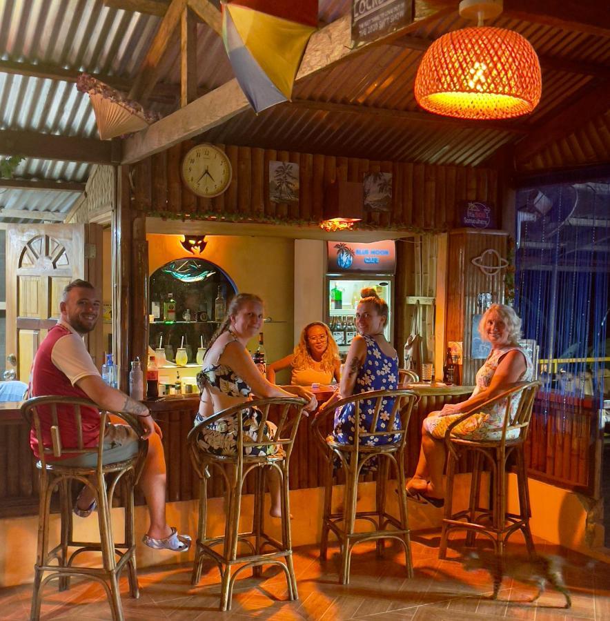 Blue Moon Guesthouse Puerto Princesa Dış mekan fotoğraf